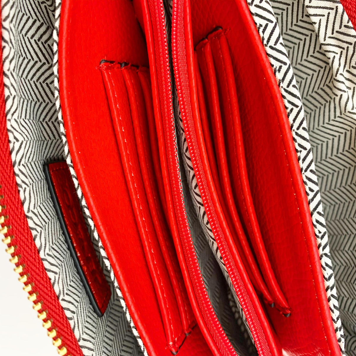 4 in 1 Handbag - Crossbody/Clutch/Wristlet - Wine