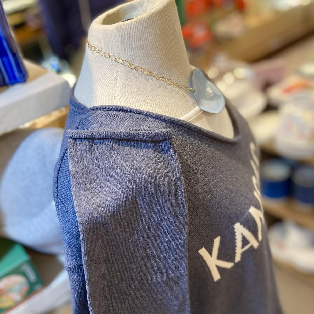 Sweater - KANSAS CITY - Soft V-Neck Rolled Edges - Jeans & Natural